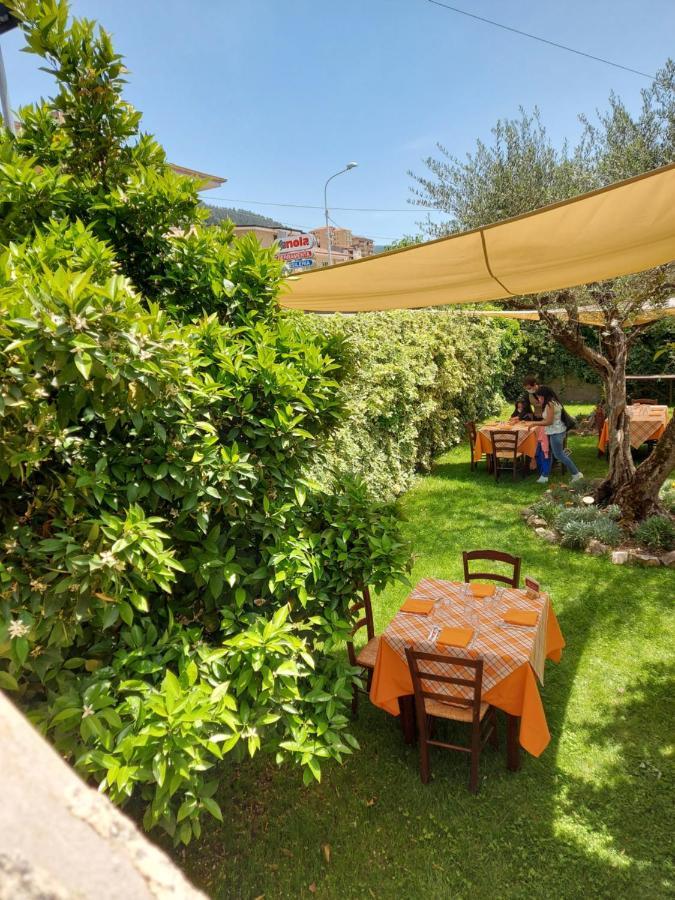 Agriturismo Macchiapiede サーラ・コンシリーナ エクステリア 写真
