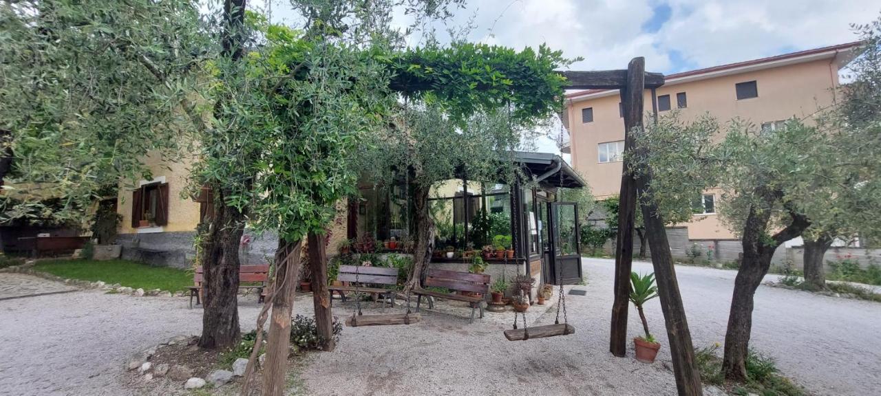 Agriturismo Macchiapiede サーラ・コンシリーナ エクステリア 写真